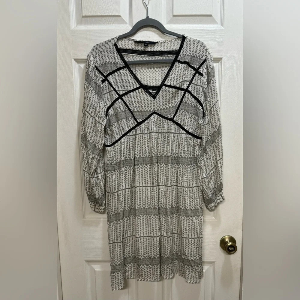 Walter Baker Long Sleeve Babydoll Dress White Black Print Size 10